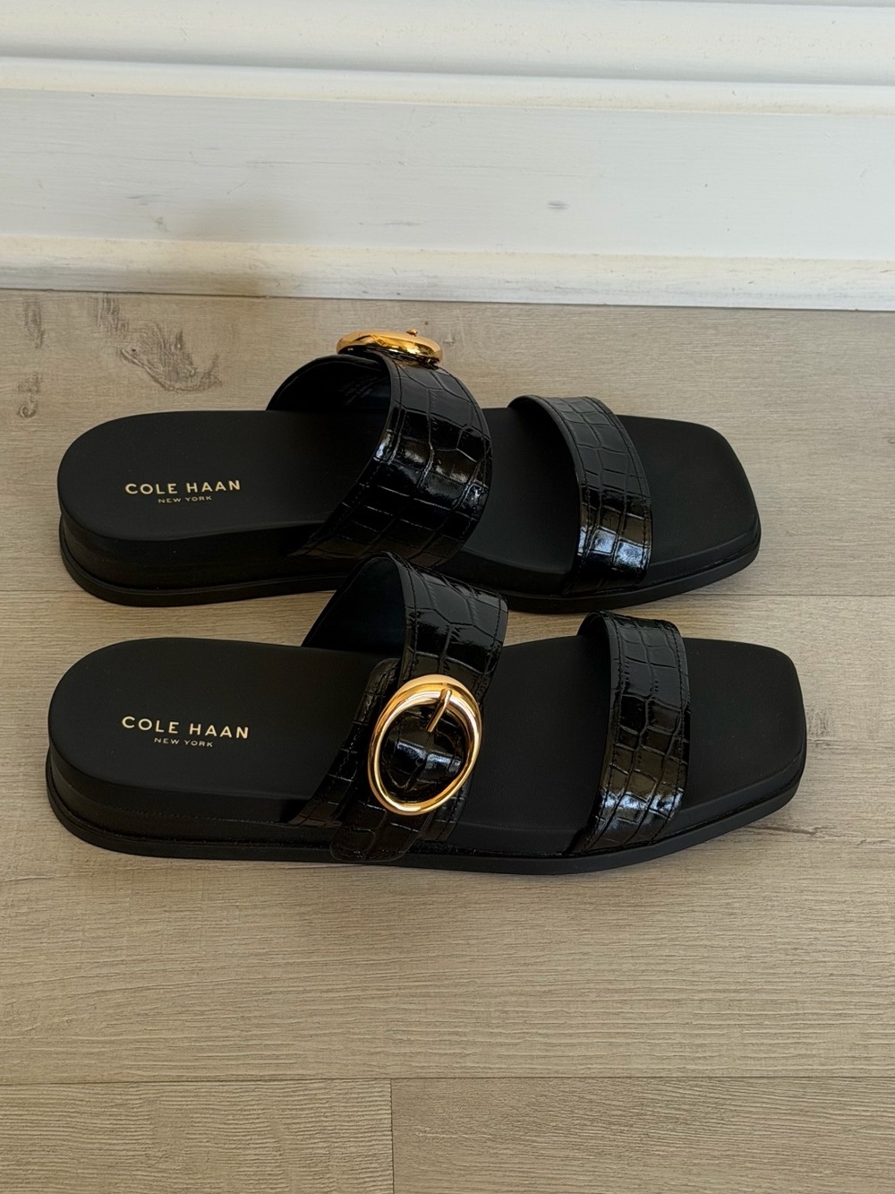 Cole Haan croc Black Slide Sandals - Picture 4 of 6